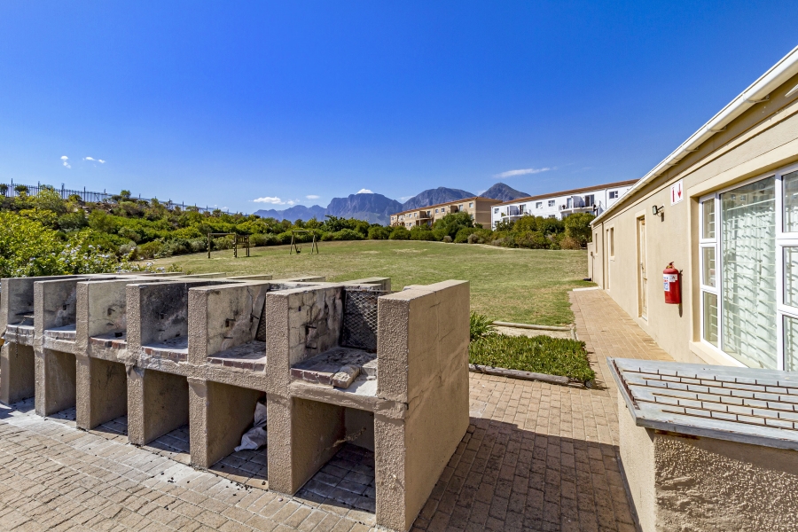 2 Bedroom Property for Sale in Somerset Forest Western Cape
